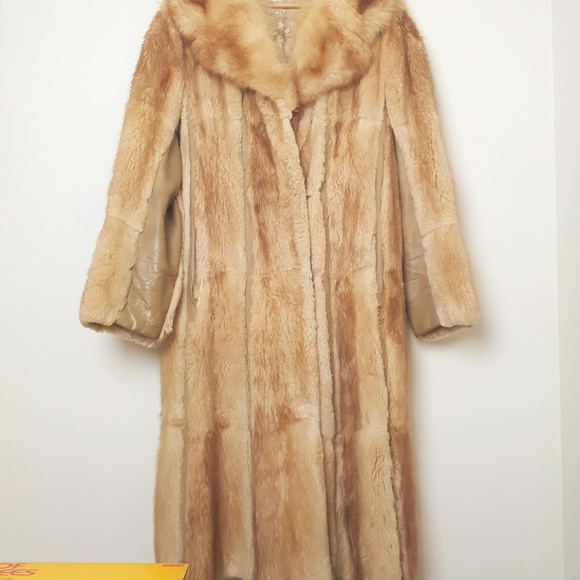 Fur Coat - Picture 8 of 8